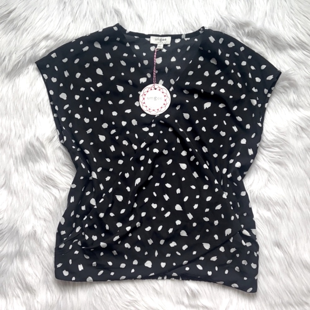 Umgee short sleeve women’s blouse Rochelle animal print new with tags